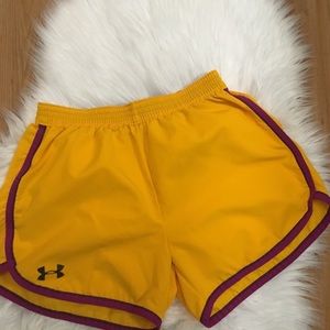 Under armour shorts size medium